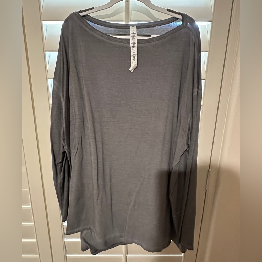 Lululemon Back in Action Long Sleeve Sz 12